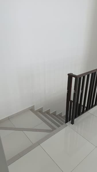 Rumah Teres 2-Tingkat untuk Dijual di Mahkota Hills (Lenggeng) - Bernard Tay - PropertyGuru.com.my