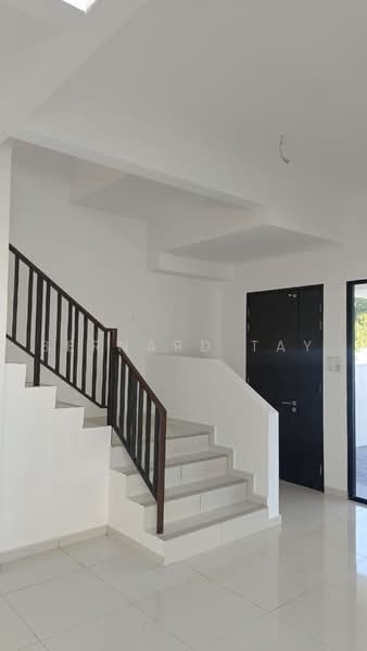 Rumah Teres 2-Tingkat untuk Dijual di Mahkota Hills (Lenggeng) - Bernard Tay - PropertyGuru.com.my