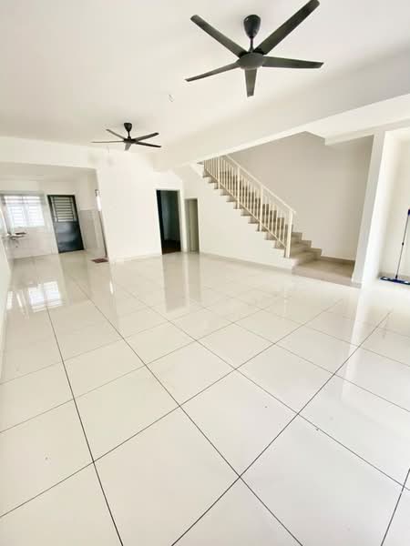Rumah Teres untuk Dijual di Gombak (Selangor) - Azli Ibrahim - Living Room - PropertyGuru.com.my