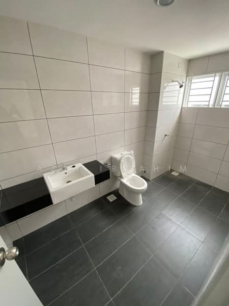 Rumah Teres untuk Dijual di Gombak (Selangor) - Azli Ibrahim - Bathroom - PropertyGuru.com.my