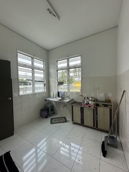 2-storey Terraced House for Sale in Taman Cheng Setia (Cheng) - William Chong - Kitchen - PropertyGuru.com.my