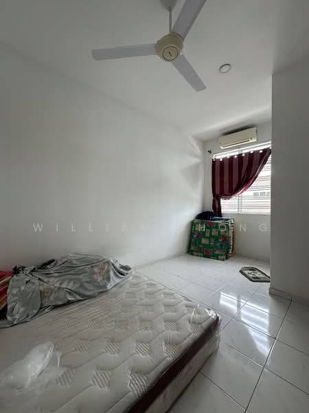 2-storey Terraced House for Sale in Taman Cheng Setia (Cheng) - William Chong - Bedroom - PropertyGuru.com.my
