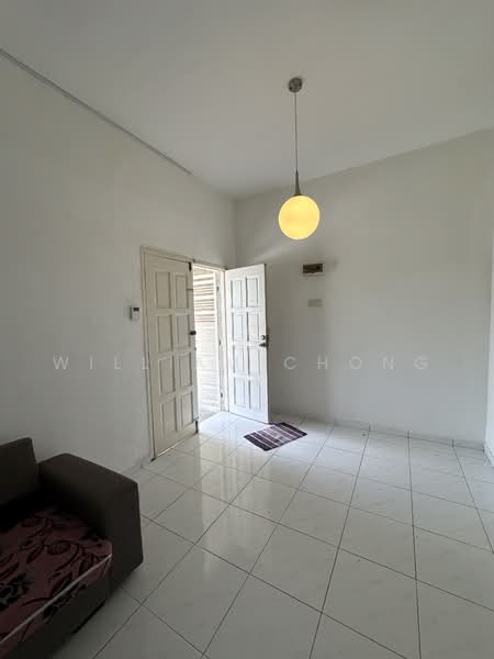 2-storey Terraced House for Sale in Taman Cheng Setia (Cheng) - William Chong - Living Room - PropertyGuru.com.my