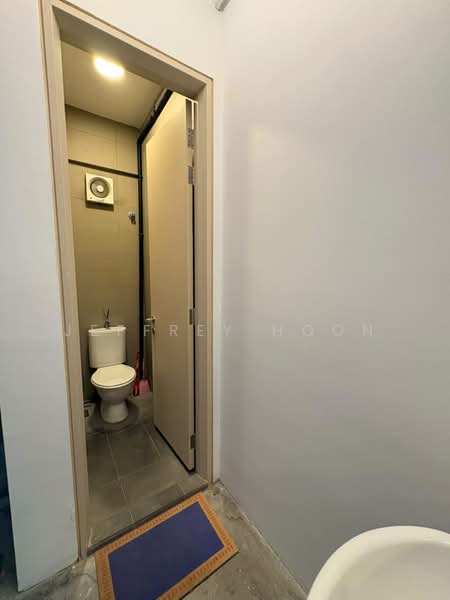 Kedai untuk Disewa di Taman United (Jalan Klang Lama (Old Klang Road)) - Jeffrey Hoon - Bathroom - PropertyGuru.com.my
