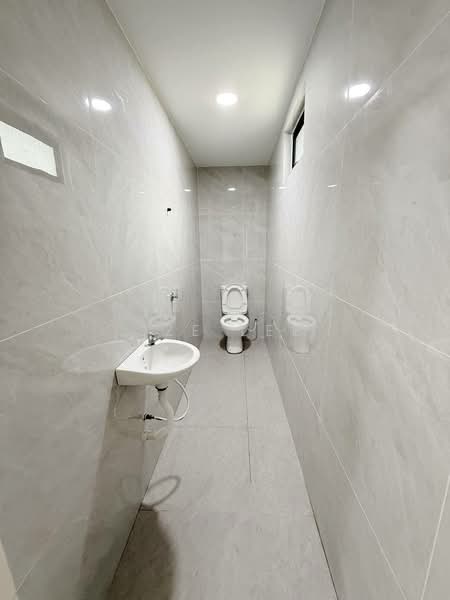 Rumah Teres 2 Tingkat untuk Dijual di Taman Sentosa (Johor Bahru) - Sze Lee - Bathroom - PropertyGuru.com.my