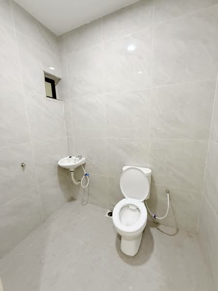 Rumah Teres 2 Tingkat untuk Dijual di Taman Sentosa (Johor Bahru) - Sze Lee - Bathroom - PropertyGuru.com.my