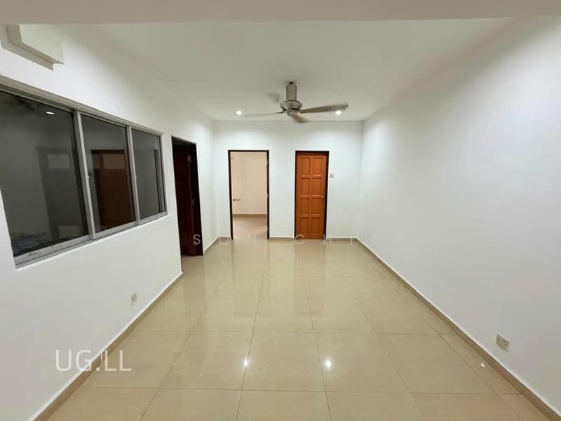2.5-storey Terraced House for Sale in Bandar Bukit Tinggi (Klang) - Mason Chiah - Living Room - PropertyGuru.com.my