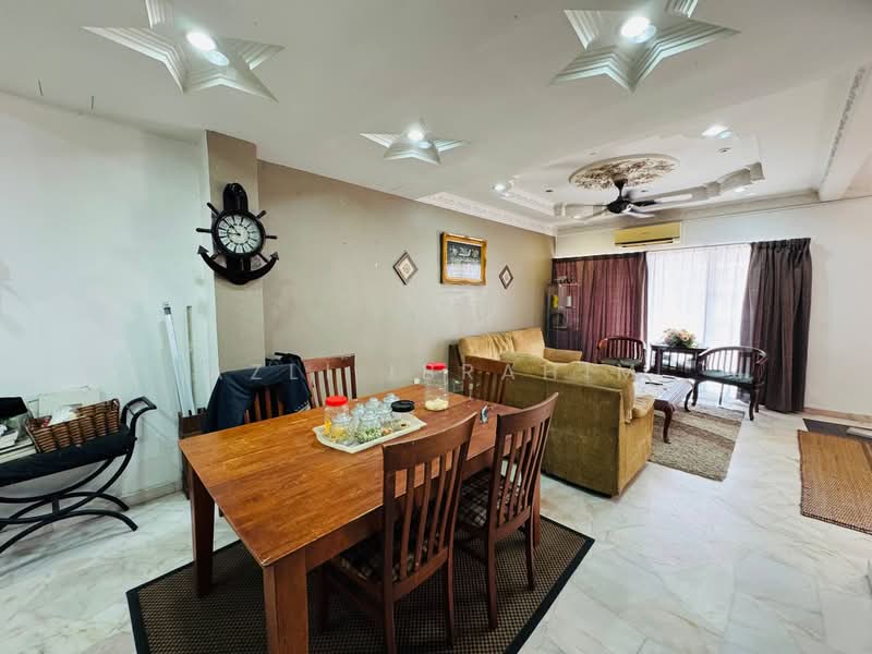 2-storey Terraced House for Sale in Taman Sri Jelok (Kajang) - Azli Ibrahim - Living Room - PropertyGuru.com.my
