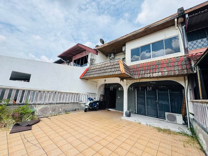 2-storey Terraced House for Sale in Taman Sri Jelok (Kajang) - Azli Ibrahim - Exterior - PropertyGuru.com.my