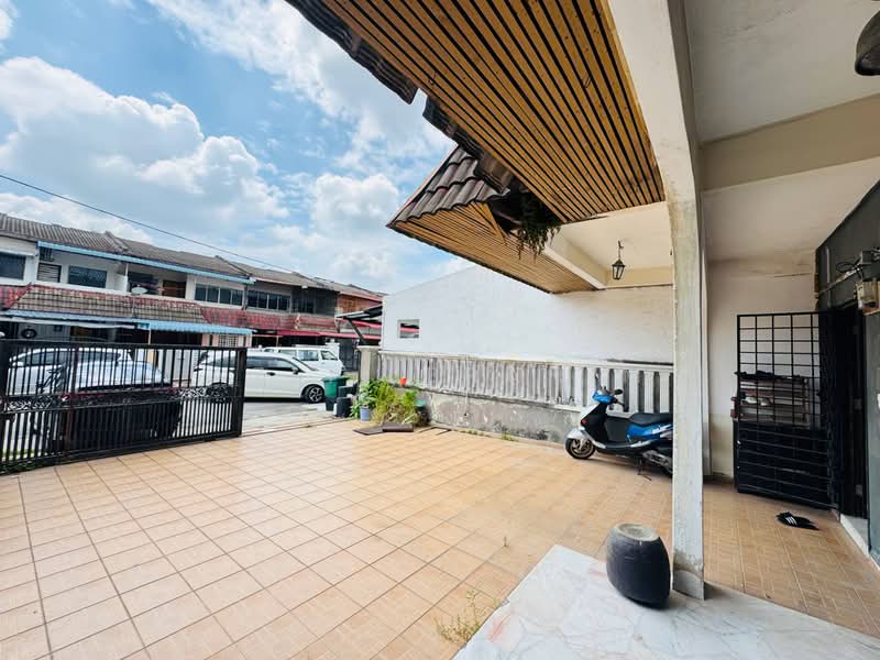 2-storey Terraced House for Sale in Taman Sri Jelok (Kajang) - Azli Ibrahim - Exterior - PropertyGuru.com.my