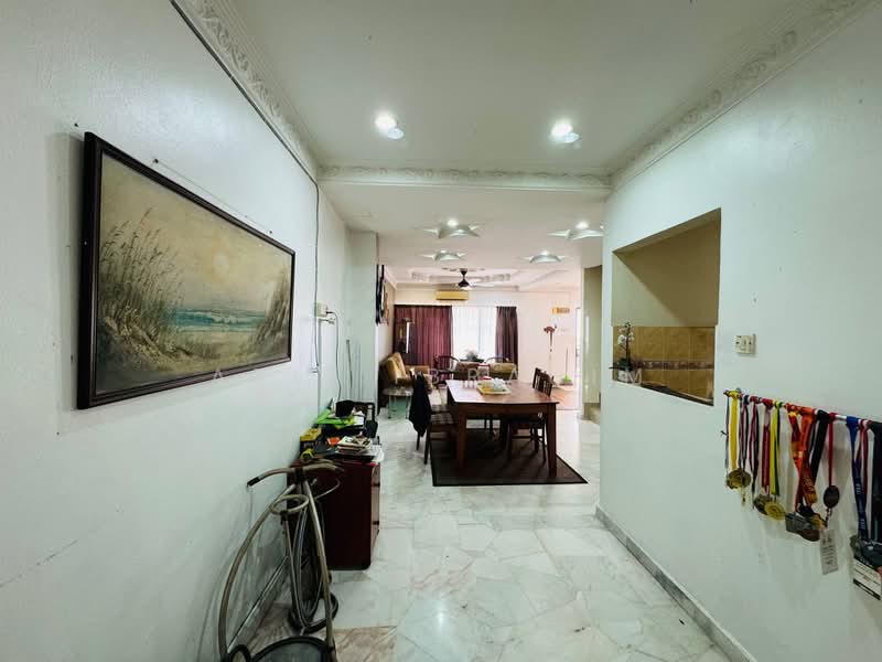 2-storey Terraced House for Sale in Taman Sri Jelok (Kajang) - Azli Ibrahim - Corridor - PropertyGuru.com.my