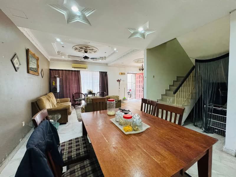 2-storey Terraced House for Sale in Taman Sri Jelok (Kajang) - Azli Ibrahim - Living Room - PropertyGuru.com.my
