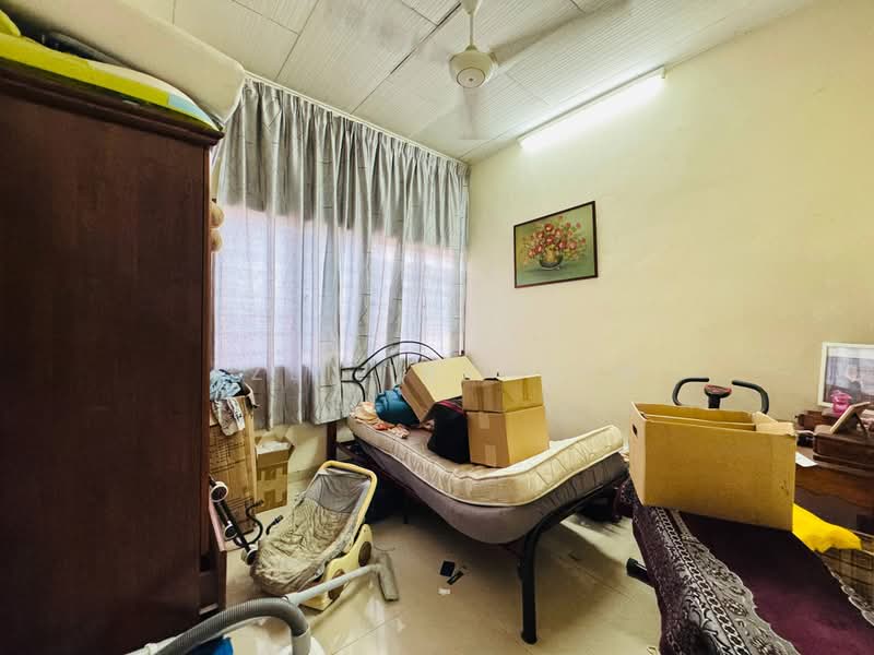 2-storey Terraced House for Sale in Taman Sri Jelok (Kajang) - Azli Ibrahim - Bedroom - PropertyGuru.com.my