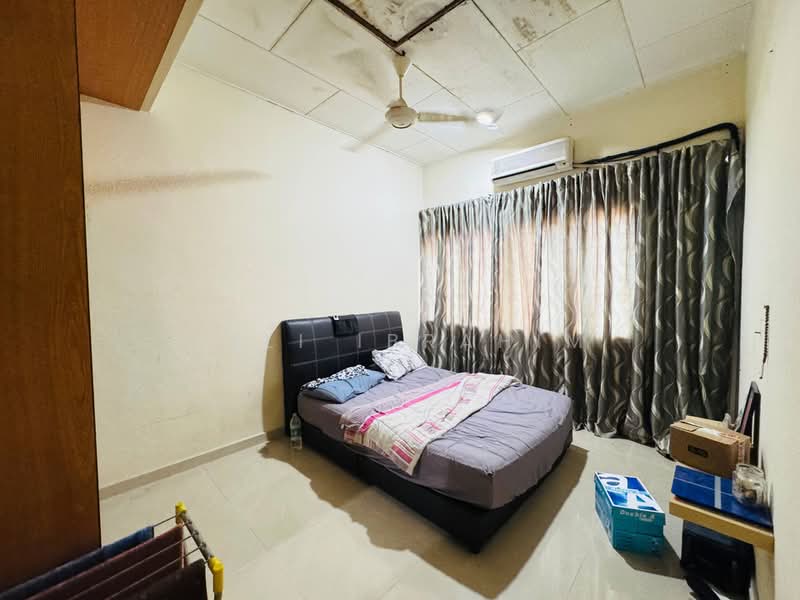 2-storey Terraced House for Sale in Taman Sri Jelok (Kajang) - Azli Ibrahim - Bedroom - PropertyGuru.com.my
