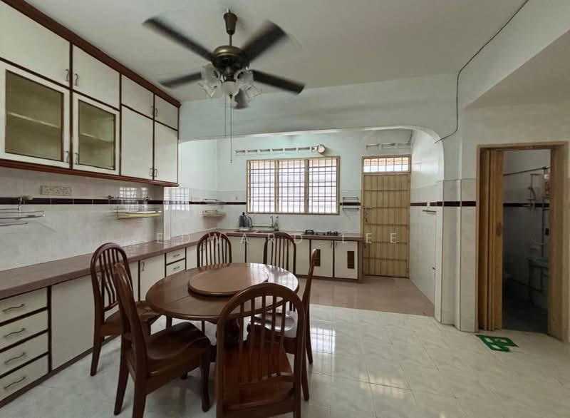 Rumah Teres untuk Disewa di Island Glades (Jelutong) - Edward Lee - Kitchen - PropertyGuru.com.my
