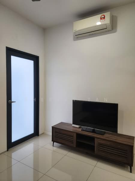 Servis Apartment untuk Disewa di Residential Suites @ HighPark - Sherley Tan - Living Room - PropertyGuru.com.my