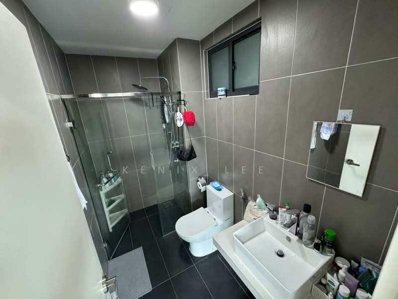 Servis Apartment untuk Dijual di Greenfield Residence - Kenix Lee - Bathroom - PropertyGuru.com.my