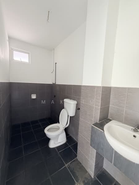 Semi-Detached House for Sale in Taman Jenderam Damai (Dengkil) - Max Lim - Bathroom - PropertyGuru.com.my