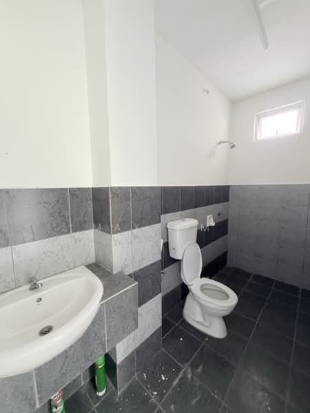Terraced House for Sale in Taman Jenderam Damai (Dengkil) - Max Lim - Bathroom - PropertyGuru.com.my