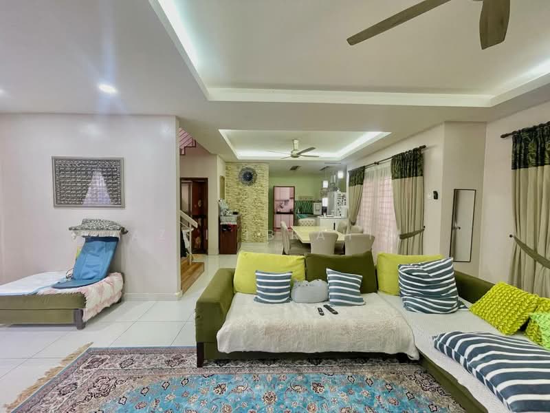 Bungalow for Sale in Seksyen 15 (Bangi) - Azli Ibrahim - Living Room - PropertyGuru.com.my
