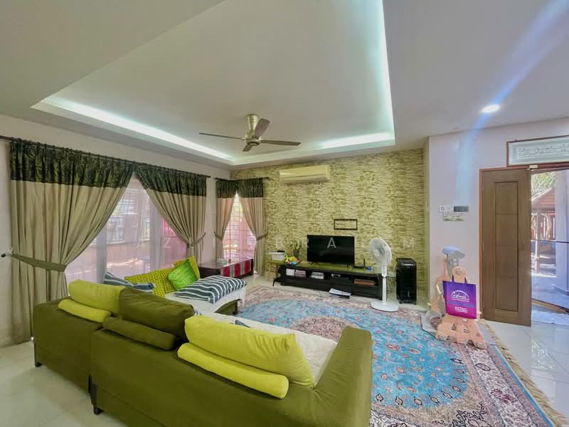 Bungalow for Sale in Seksyen 15 (Bangi) - Azli Ibrahim - Living Room - PropertyGuru.com.my