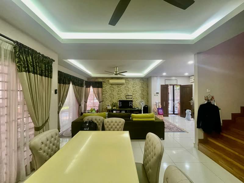 Bungalow for Sale in Seksyen 15 (Bangi) - Azli Ibrahim - Living Room - PropertyGuru.com.my