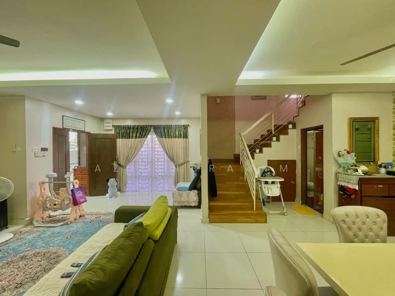 Bungalow for Sale in Seksyen 15 (Bangi) - Azli Ibrahim - Living Room - PropertyGuru.com.my