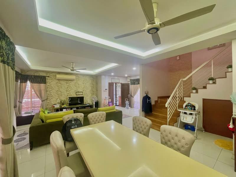 Bungalow for Sale in Seksyen 15 (Bangi) - Azli Ibrahim - Living Room - PropertyGuru.com.my