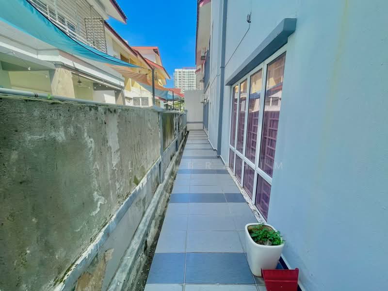 Bungalow for Sale in Seksyen 15 (Bangi) - Azli Ibrahim - Exterior - PropertyGuru.com.my