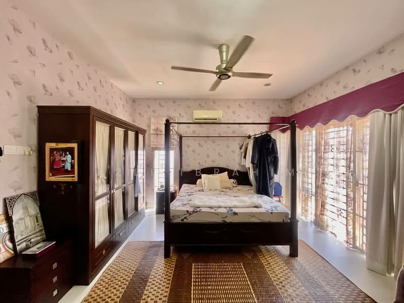 Bungalow for Sale in Seksyen 15 (Bangi) - Azli Ibrahim - Bedroom - PropertyGuru.com.my