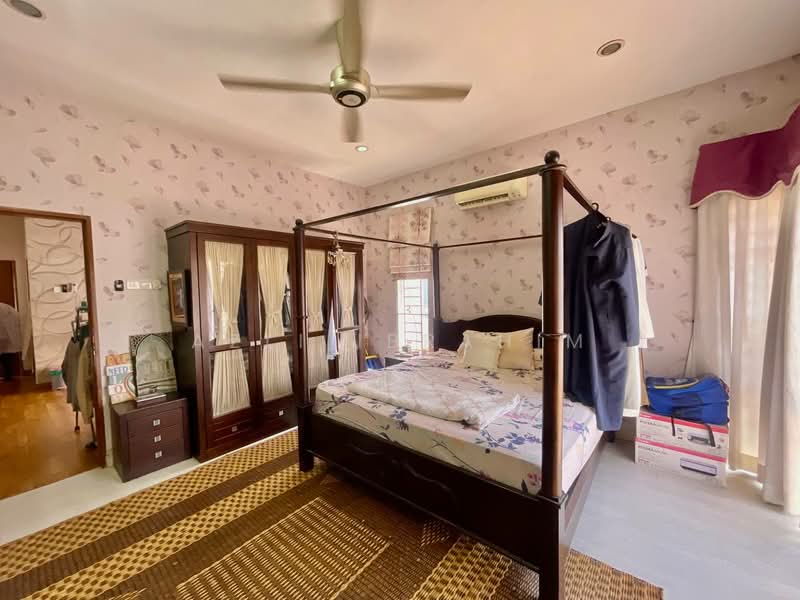 Bungalow for Sale in Seksyen 15 (Bangi) - Azli Ibrahim - Bedroom - PropertyGuru.com.my