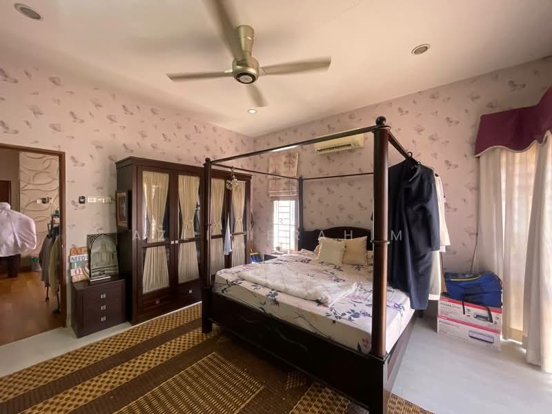 Bungalow for Sale in Seksyen 15 (Bangi) - Azli Ibrahim - Bedroom - PropertyGuru.com.my