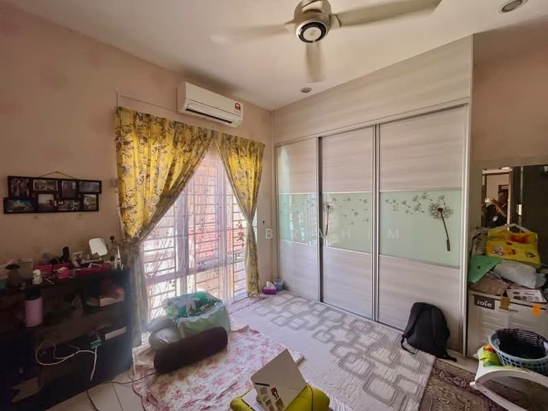 Bungalow for Sale in Seksyen 15 (Bangi) - Azli Ibrahim - Bedroom - PropertyGuru.com.my