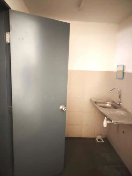 Shop for Rent in Sepang (Selangor) - HL Lau - Interior - PropertyGuru.com.my
