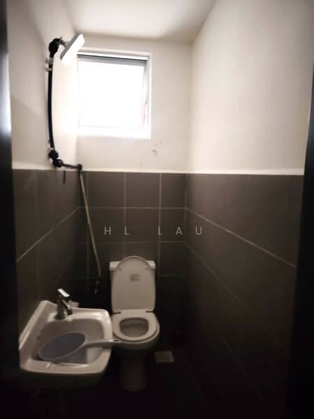 Shop for Rent in Sepang (Selangor) - HL Lau - Bathroom - PropertyGuru.com.my