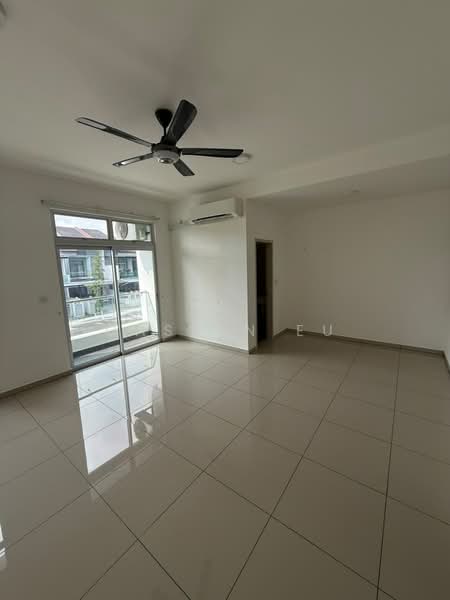2-storey Terraced House for Sale in Bukit Indah (Iskandar Puteri (Nusajaya)) - Casmin Eu - Living Room - PropertyGuru.com.my