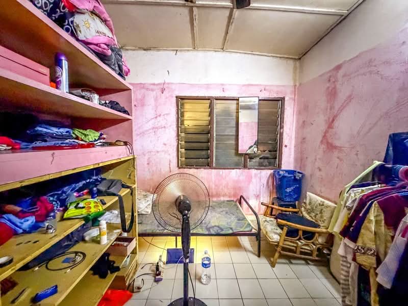 Rumah Teres 1-Tingkat untuk Dijual di Seksyen 17 (Shah Alam) - Izzat Zamros - PropertyGuru.com.my