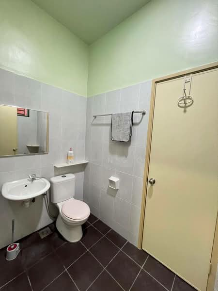 Rumah Teres untuk Dijual di Taman Mutiara Rini (Skudai) - SY Ngo - Bathroom - PropertyGuru.com.my