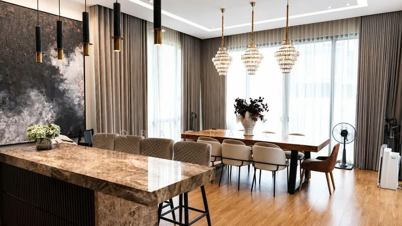 Rumah Banglo untuk Dijual di Telok Panglima Garang (Selangor) - Iqbal Rafei - Dining Room - PropertyGuru.com.my