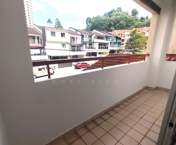 Townhouse for Rent in Taman Amansiara (Rawang) - Coee Siew - Balcony - PropertyGuru.com.my