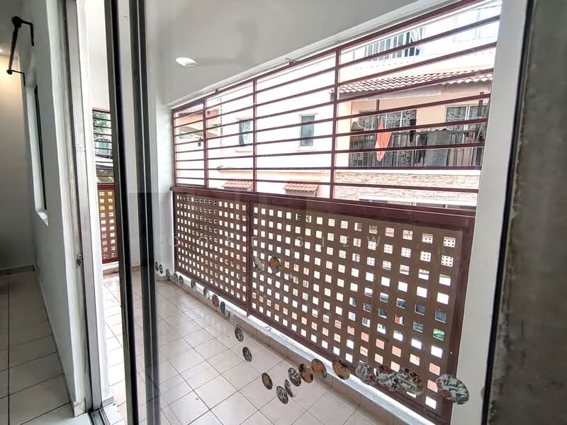 Townhouse for Rent in Taman Amansiara (Rawang) - Coee Siew - Balcony - PropertyGuru.com.my