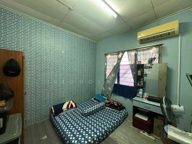 Rumah Flat untuk Dijual di Rumah Pangsa Permas Jaya - Nicholas . - Bedroom - PropertyGuru.com.my