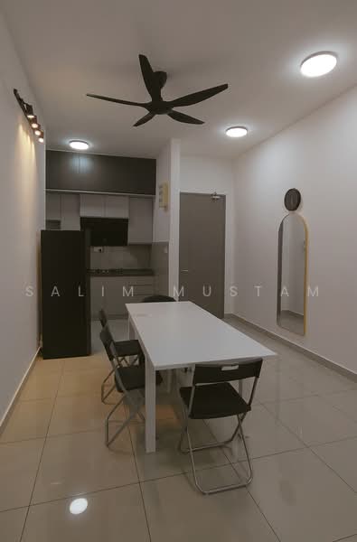 Service Residence for Sale at Zentro Residences Serviced Apartment - Salim Mustam - Dining Room - PropertyGuru.com.my