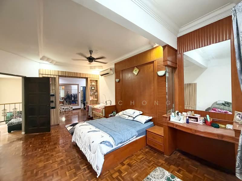 Bungalow for Sale in Taman Bukit Kempas (Tampoi) - Nico Chong - Bedroom - PropertyGuru.com.my