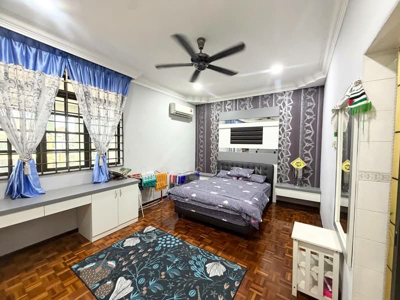 Bungalow for Sale in Taman Bukit Kempas (Tampoi) - Nico Chong - Bedroom - PropertyGuru.com.my