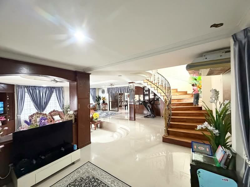 Bungalow for Sale in Taman Bukit Kempas (Tampoi) - Nico Chong - Living Room - PropertyGuru.com.my