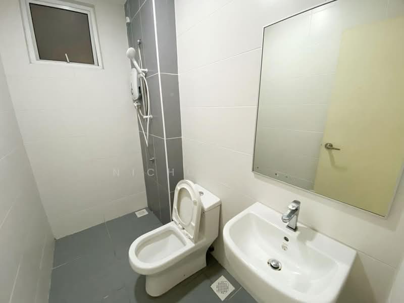 Service Residence for Sale at Twin Danga Residence - Nicholas . - Bathroom - PropertyGuru.com.my