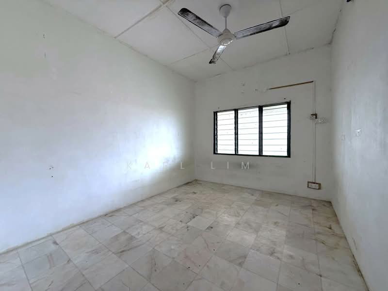 1-storey Terraced House for Sale in Bandar Baru Permas Jaya (Permas Jaya) - Karl Lim - Interior - PropertyGuru.com.my