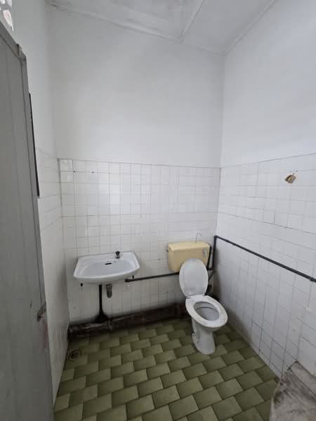 Rumah Teres 2 Tingkat untuk Dijual di Kepong (Kuala Lumpur) - Kiing TW - Bathroom - PropertyGuru.com.my