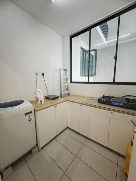 Kondominium untuk Dijual di Sky Condominium (Skyz Residence) - Allyson Wong - Kitchen - PropertyGuru.com.my